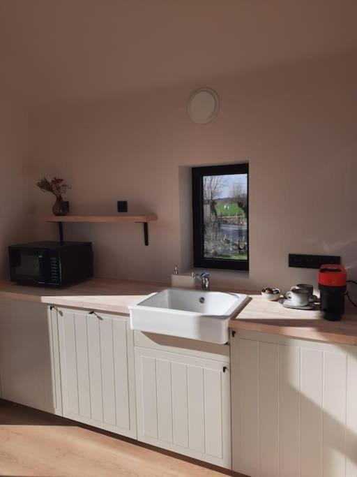 Komo Hill Stays - Guestroom Komo Cosy Kruisem Εξωτερικό φωτογραφία